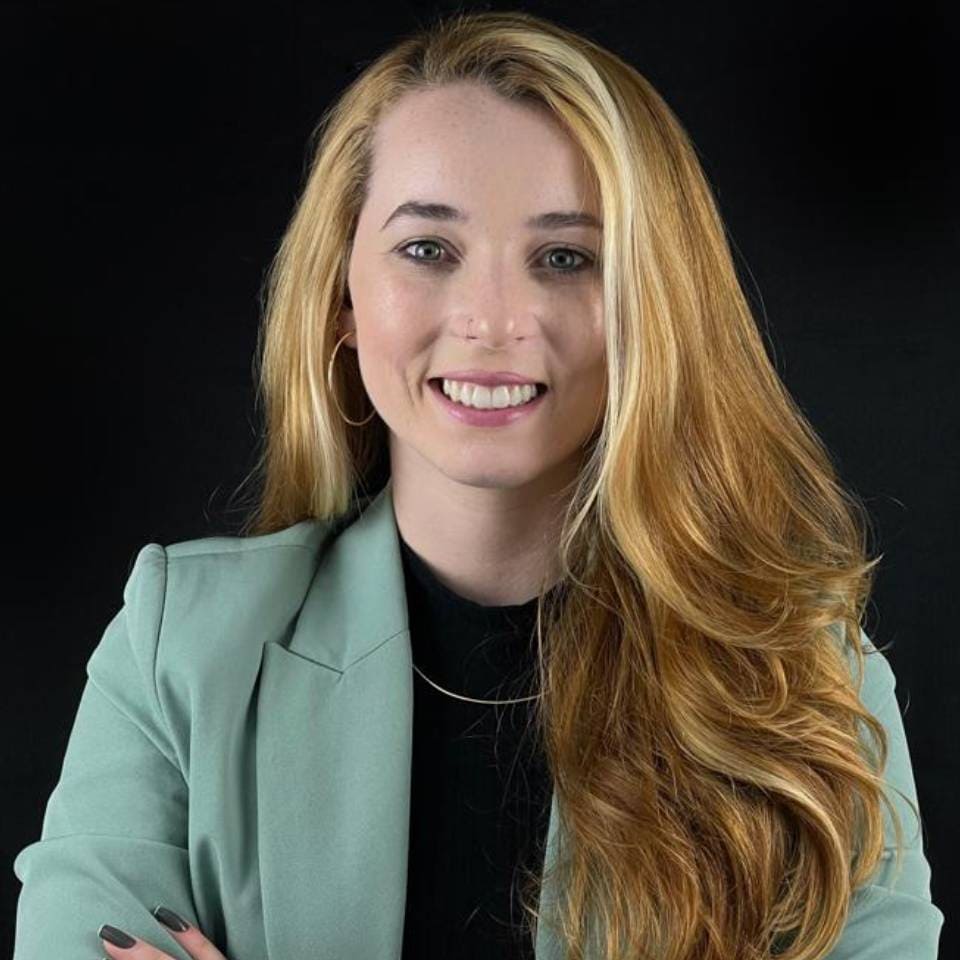 Karinne Costa, Personal Trainer, motivando o treino.